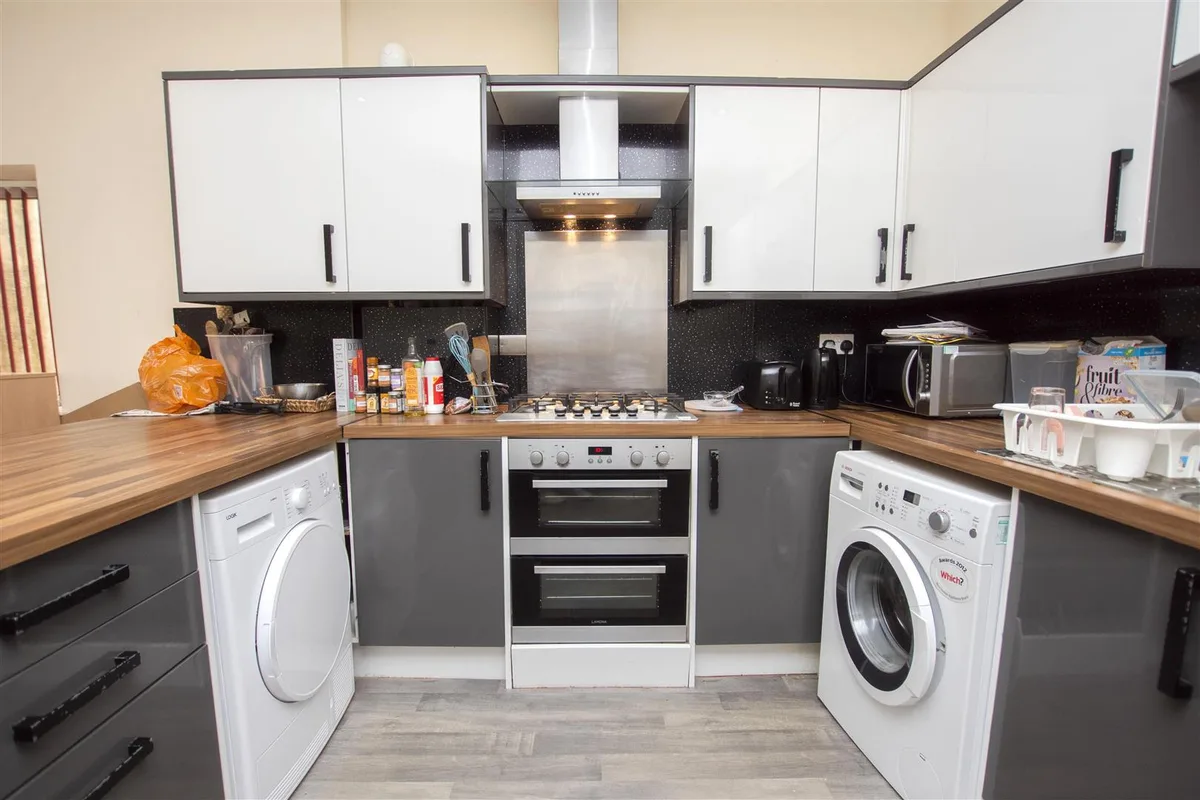 Open Plan Kitchen/ L