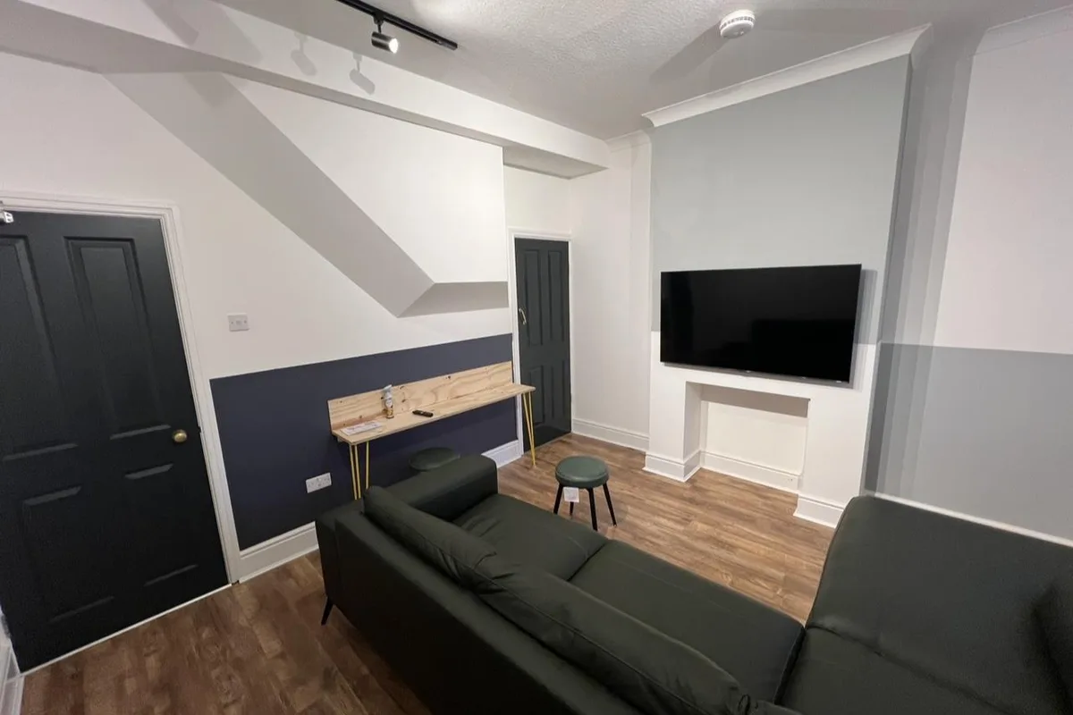 LIVING ROOM 1.jpg