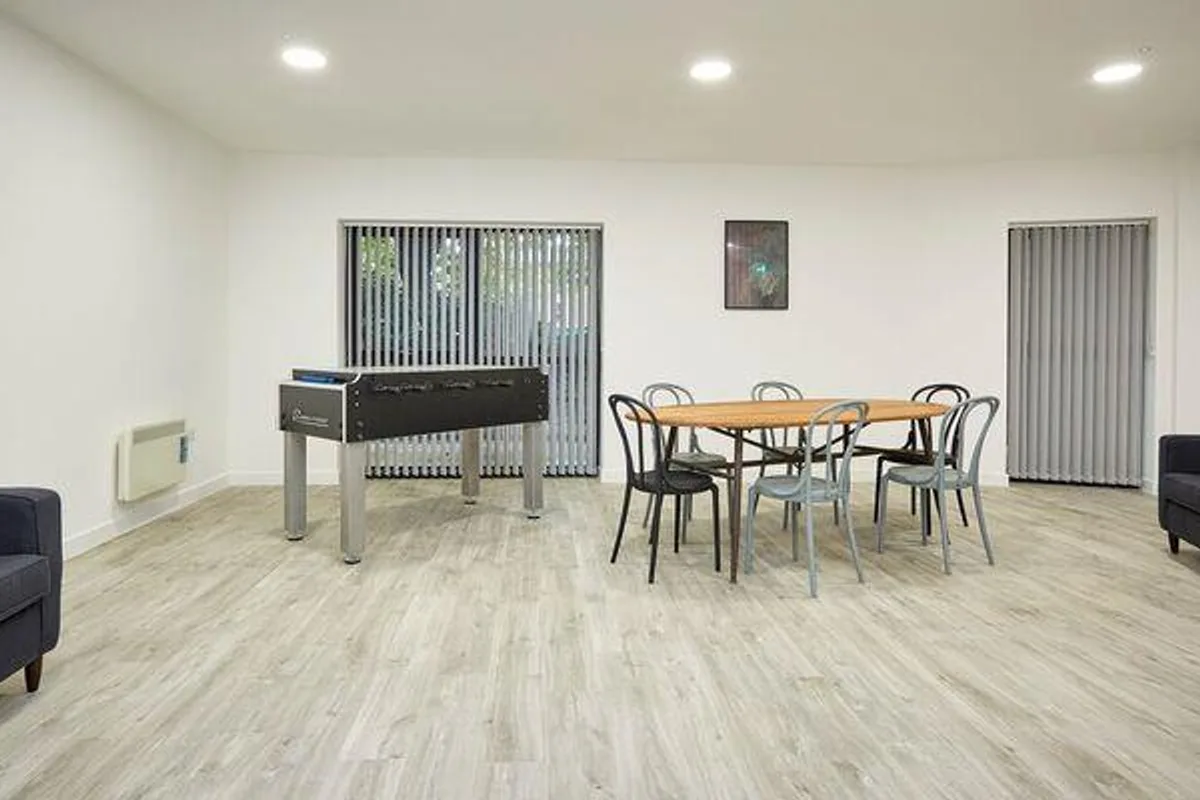 Open Plan Kitchen/ L