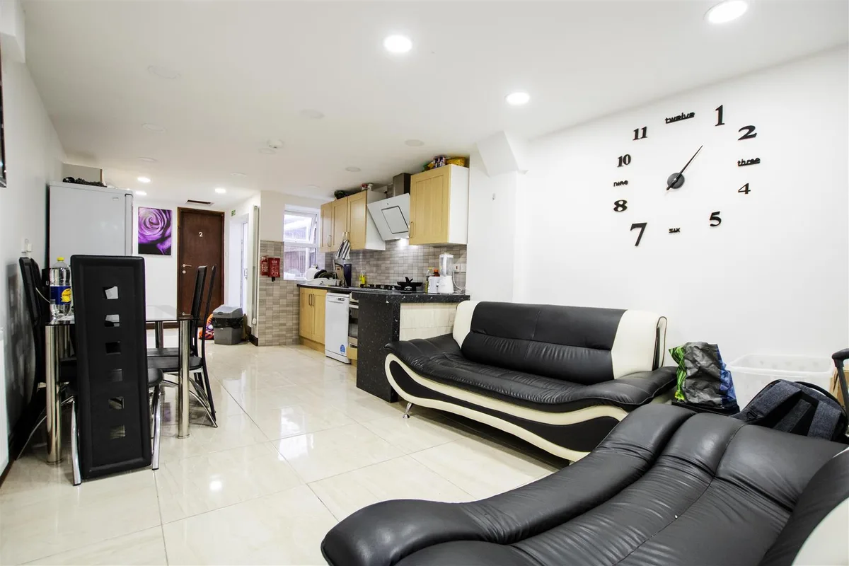 Open Plan Kitchen/ L